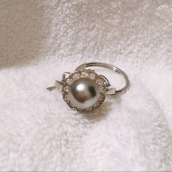 Faux Gray Grey Black Pearl Key Purse Charm Chain NEW Keychain RED BANNER - Picture 4 of 8